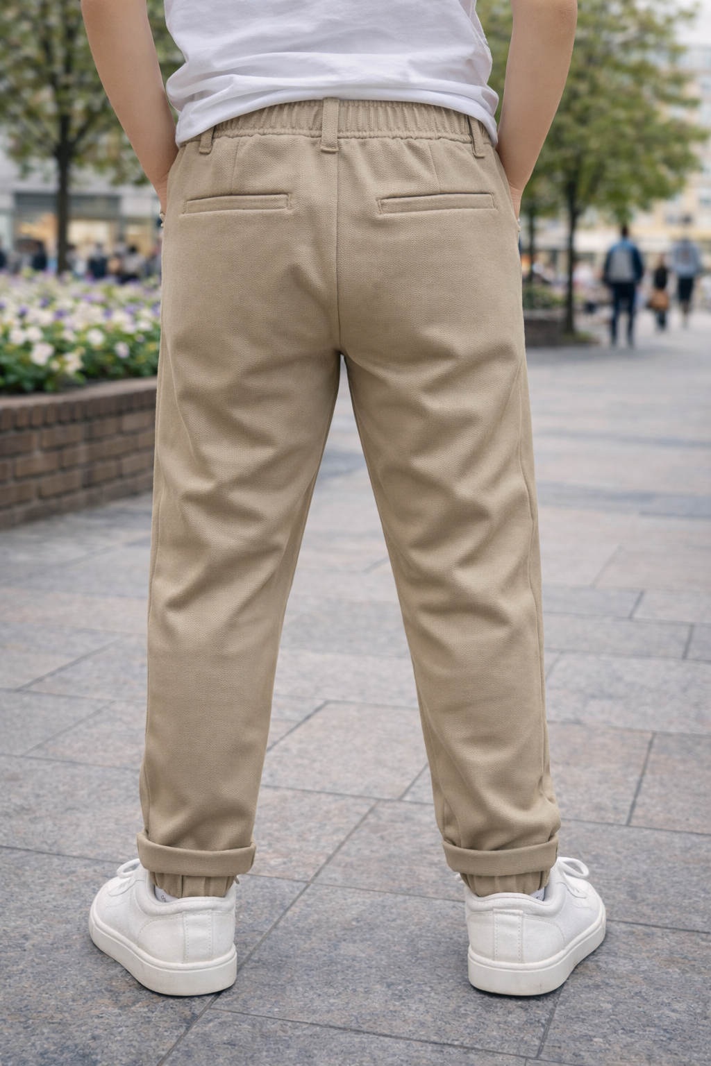 Детски панталон с ластик и връзки – бежов