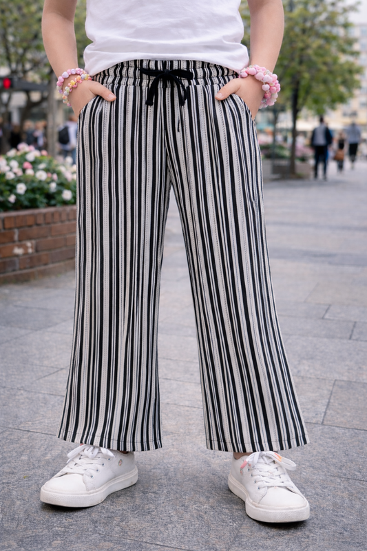 Детски панталон за момиче с вертикално райе