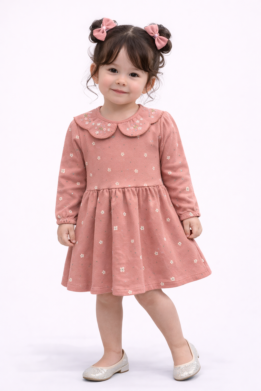 Детска рокля „Розова градина“ с бродирана яка