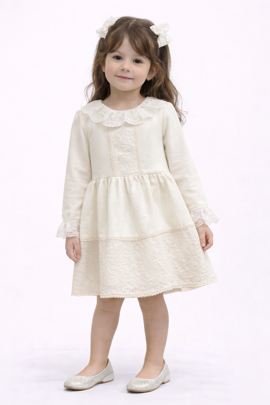Детска елегантна рокля в екрю с дантела и яка
