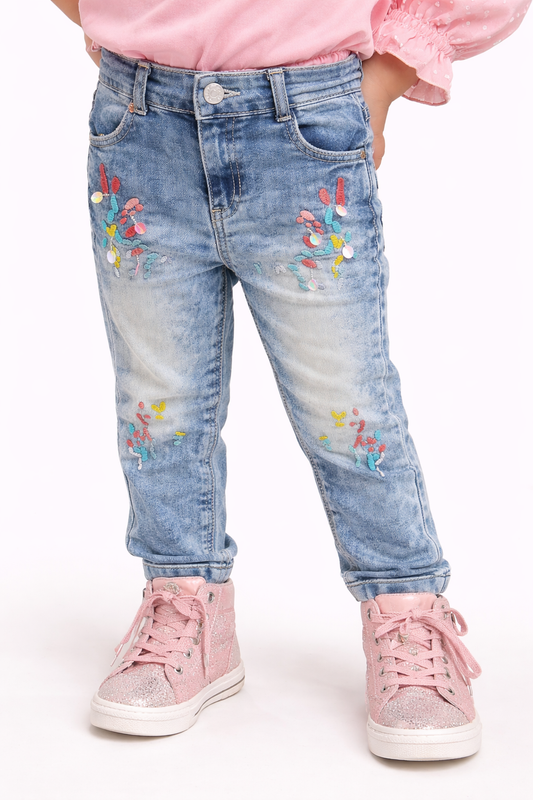 Детски дънки за момиче с бродерия и пайети – светлосини