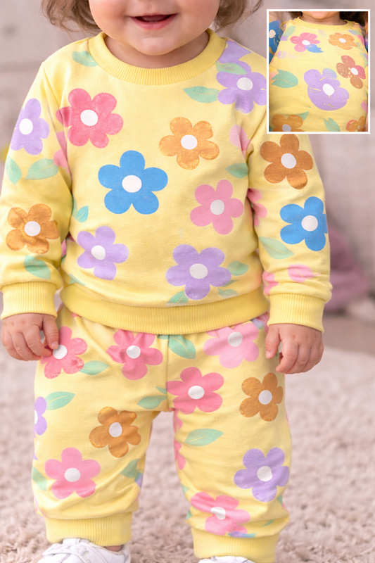 Детски спортен комплект за момиче с цветя – жълт