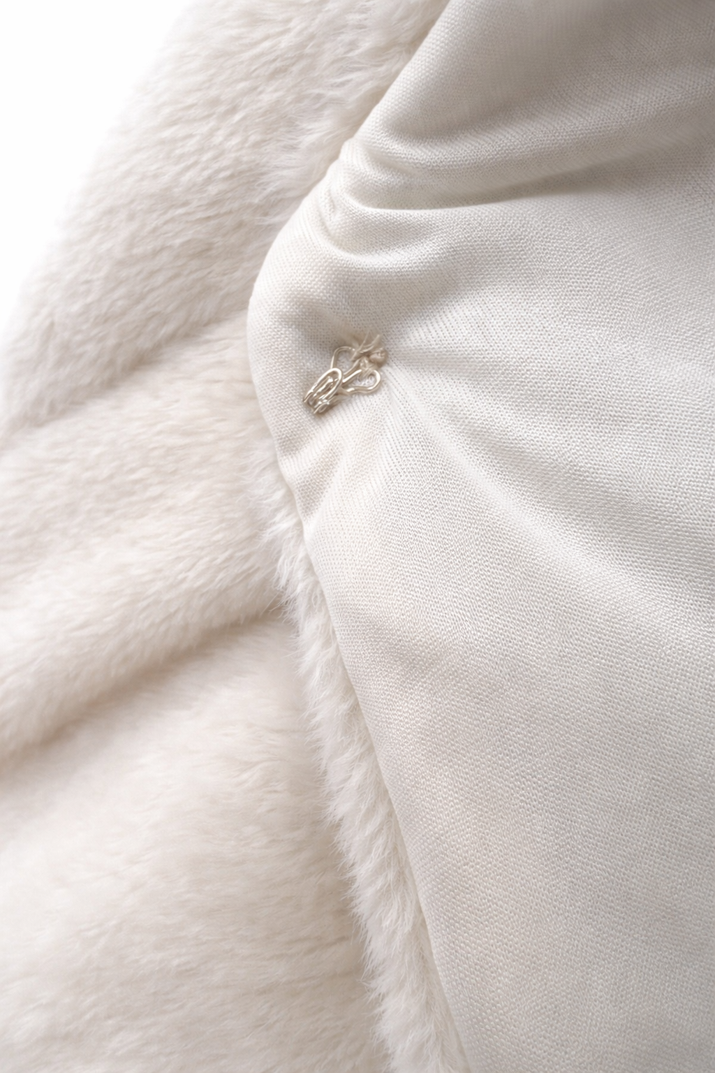 Бебешки пухкав елек с подплата – екрю